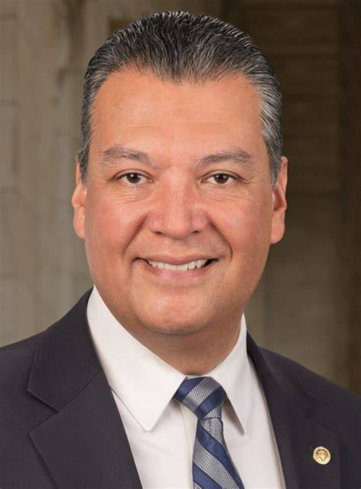 Alex Padilla: Age And Influence In The Social Media Landscape